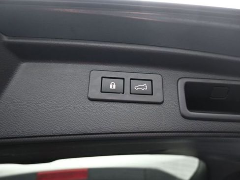 Used 2024 Subaru Forester Premium image 38