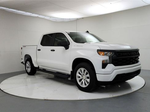 Used 2026 Chevrolet Silverado 1500 Custom AWD/4WD image 1