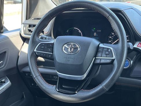 Used 2021 Toyota Sienna XSE image 19