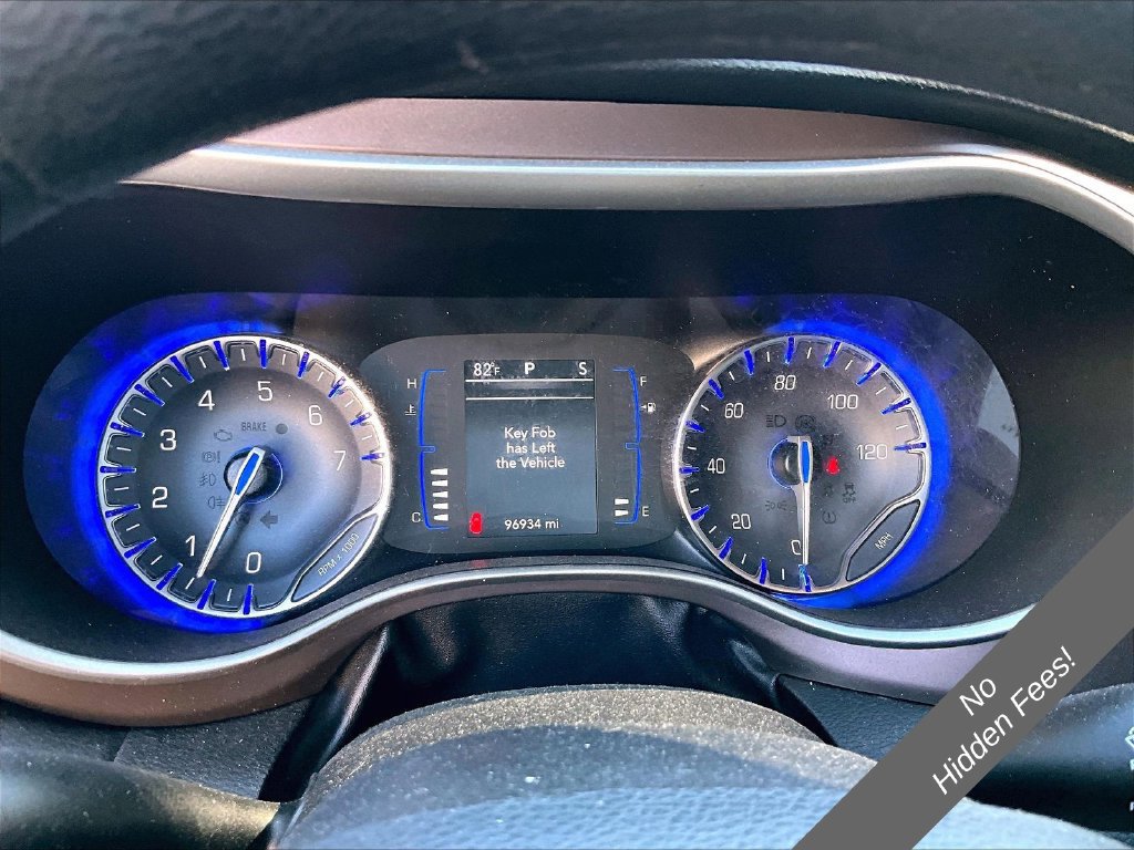 Used 2021 Chrysler Voyager Lxi FWD image 17