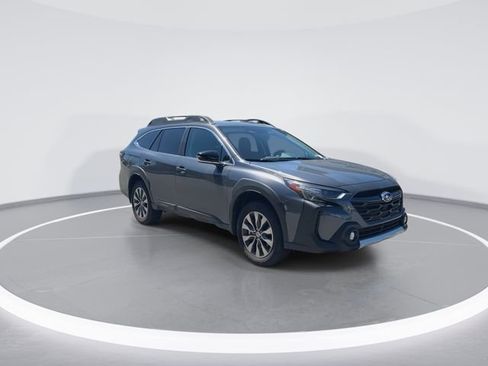 Certified 2025 Subaru Outback Limited AWD/4WD image 2
