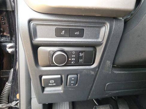 Used 2024 Ford Expedition XLT image 14