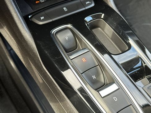 Used 2022 Chevrolet Bolt EUV LT w/ Convenience Package image 21