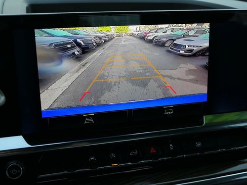 Used 2025 Chevrolet Silverado 1500 LT image 23