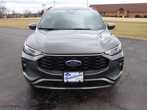 Used 2023 Ford Escape ST-Line Select image 2