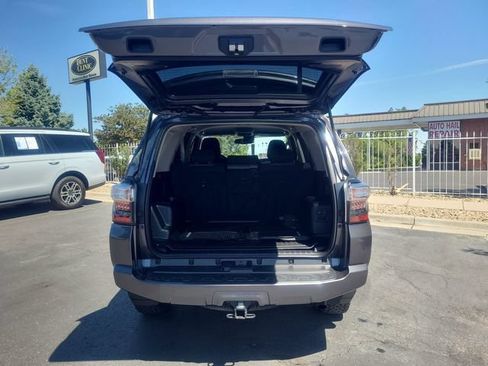 Used 2020 Toyota 4Runner SR5 AWD/4WD image 32