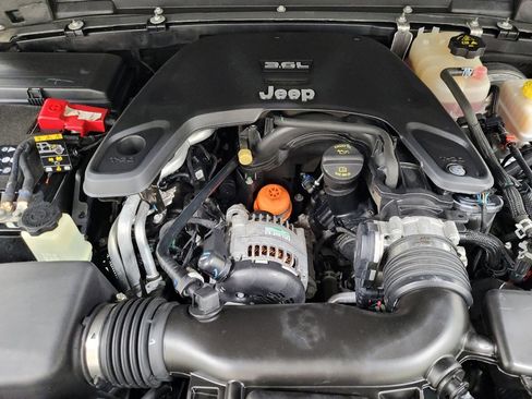 Used 2020 Jeep Wrangler Unlimited Sport image 30