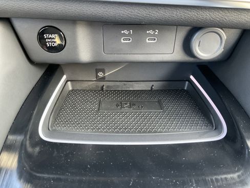 Used 2025 Nissan Rogue Platinum image 26