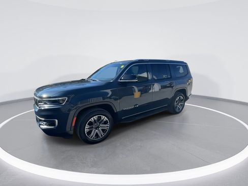 Used 2024 Jeep Wagoneer Series II w/ Flexible Seating Group AWD/4WD image 8