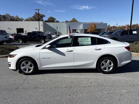 New 2025 Chevrolet Malibu LS image 6