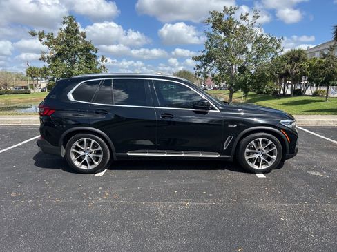 Used 2023 BMW X5 xDrive45e image 1