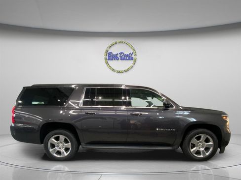 Used 2018 Chevrolet Suburban LT w/ Max Trailering Package AWD/4WD image 7