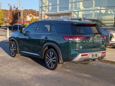 Used 2024 Nissan Pathfinder Platinum w/ Cargo Package image 3