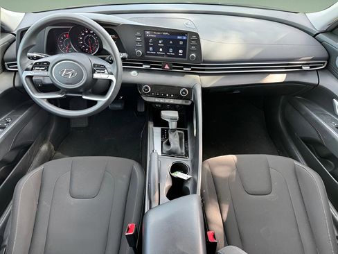 Used 2023 Hyundai Elantra SEL FWD image 19