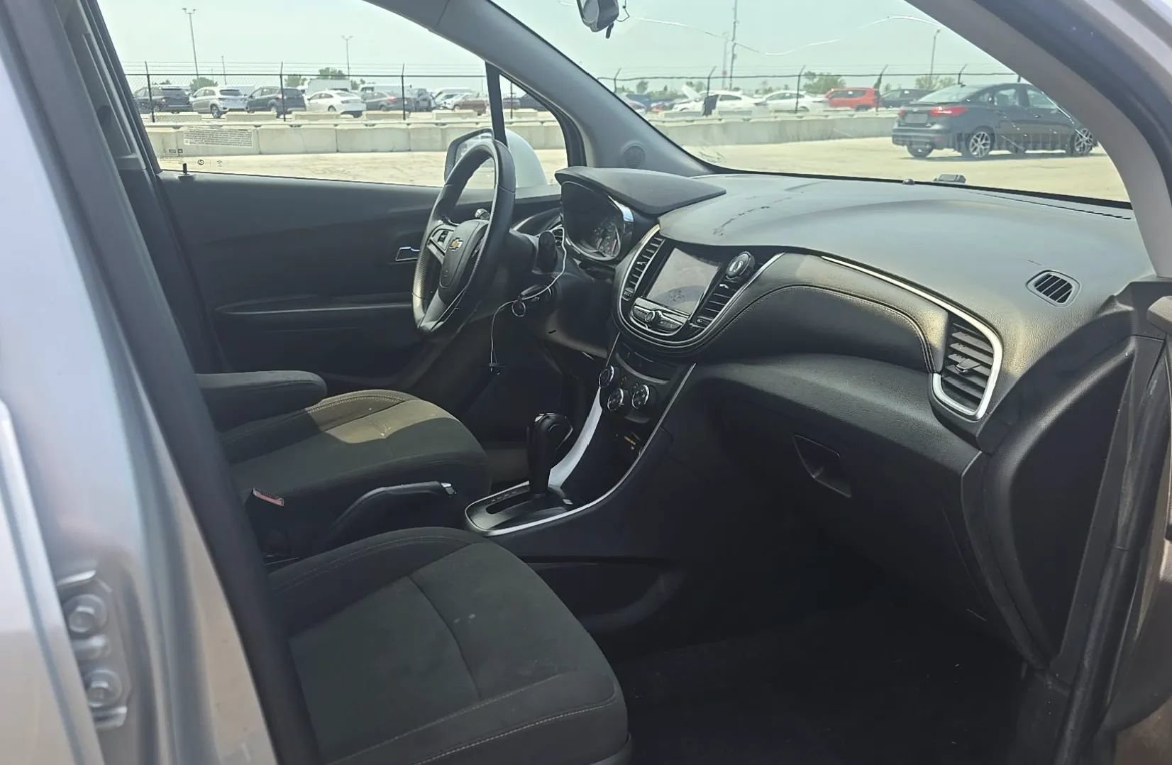 Used 2021 Chevrolet Trax LS w/ Tint and Cruise Package FWD image 5