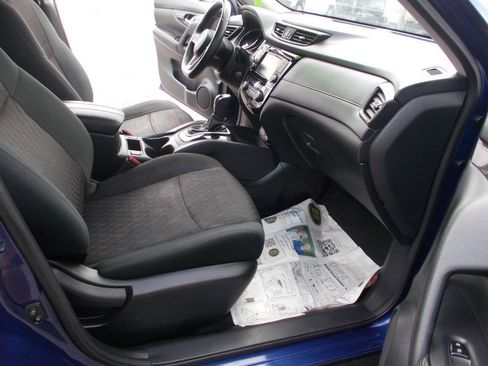 Used 2018 Nissan Rogue SV AWD/4WD image 9