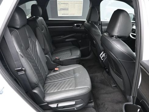 Certified 2026 Kia Sorento SX Prestige AWD/4WD image 40