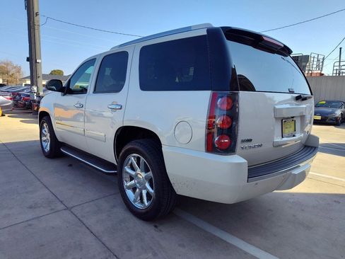 Used 2011 GMC Yukon Denali image 10