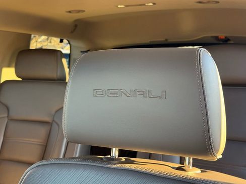 Used 2015 GMC Yukon Denali w/ Touring Package image 26