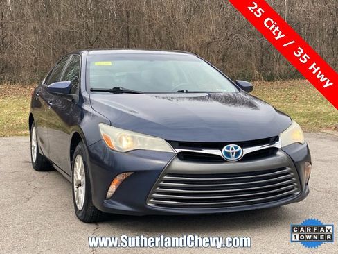 Used 2016 Toyota Camry LE image 9