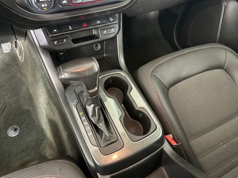 Used 2016 GMC Canyon SLE w/ All Terrain Package image 20