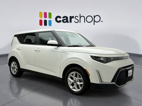 Used 2023 Kia Soul LX w/ LX Technology Package FWD image 7