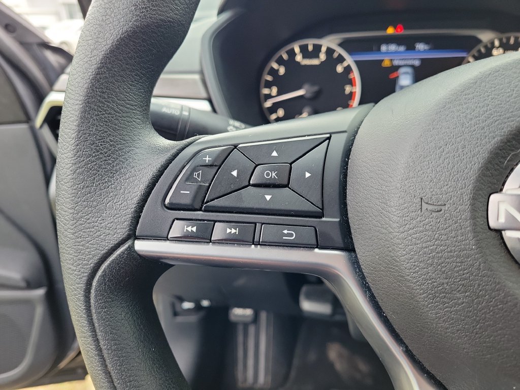 Used 2025 Nissan Altima 2.5 SV FWD image 26