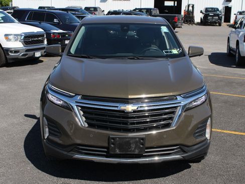 Used 2024 Chevrolet Equinox LT AWD/4WD image 2