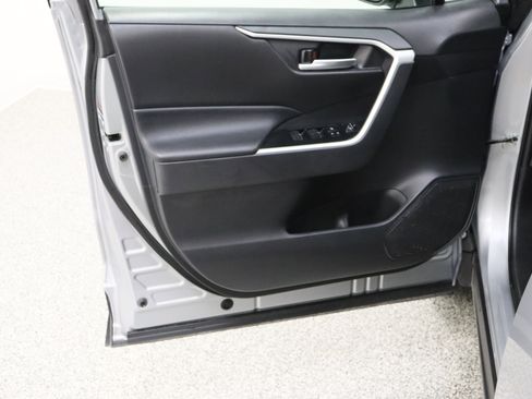 Used 2025 Toyota RAV4 XLE FWD image 12
