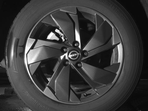 Used 2025 Nissan Rogue SV image 15