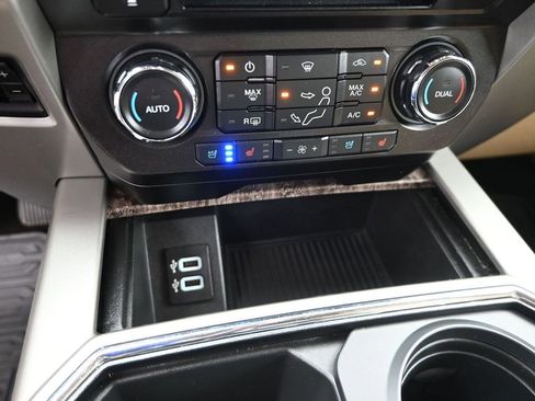 Used 2017 Ford F250 Lariat w/ Lariat Ultimate Package image 21