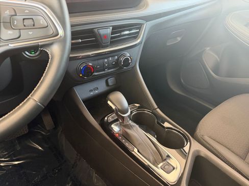 Used 2025 Buick Encore GX Preferred FWD image 40