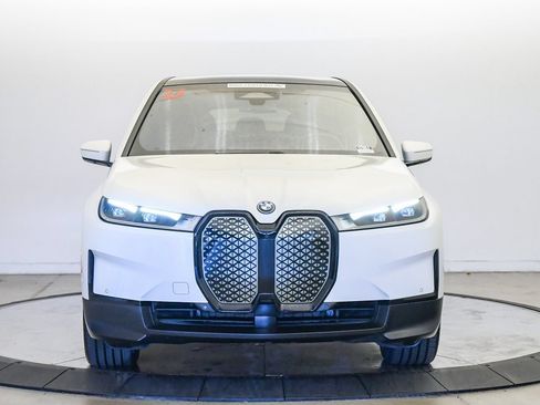 Used 2024 BMW iX xDrive50 w/ Premium Package AWD/4WD image 7