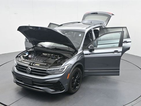Used 2022 Volkswagen Tiguan SE R-Line AWD/4WD image 40