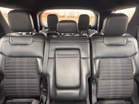 Used 2025 Ford Explorer ST-Line w/ ST-Line Street Pack image 24