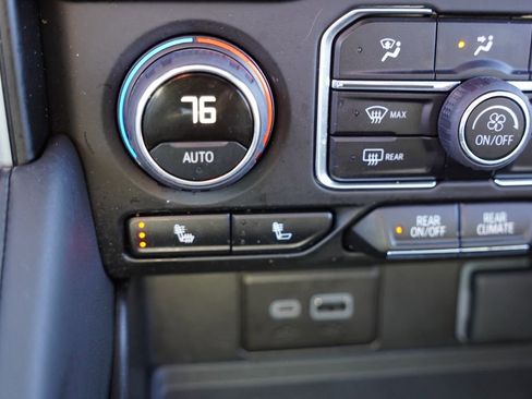 Certified 2024 Chevrolet Tahoe Z71 w/ Luxury Package image 37