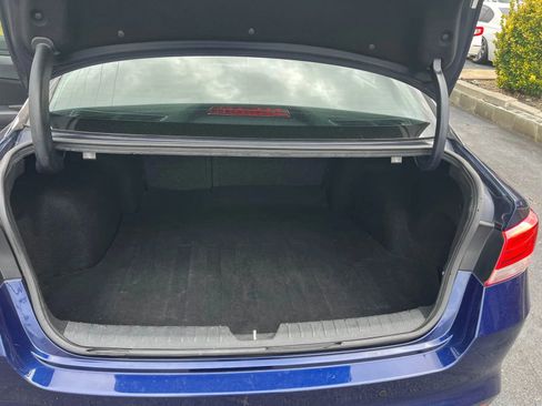 Used 2018 Kia Optima LX w/ 17" Alloy Wheels Package image 10