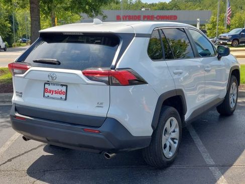 Certified 2022 Toyota RAV4 LE AWD/4WD image 7