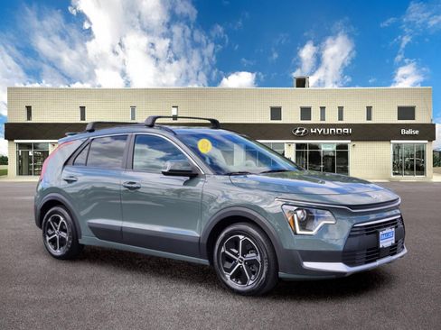 Used 2023 Kia Niro EX w/ EX Cold Weather Package FWD image 1