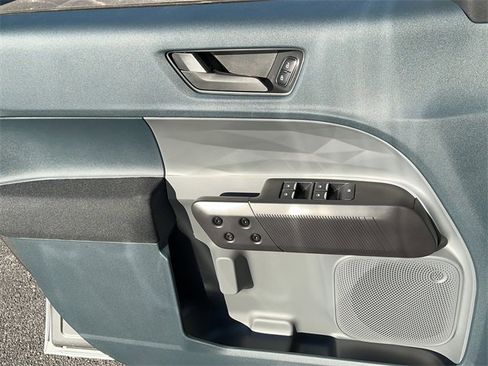 New 2025 Ford Maverick XL image 12