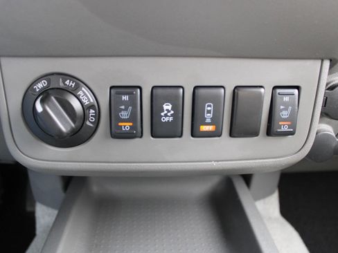 Used 2016 Nissan Frontier SV w/ SV Value Truck Package image 28