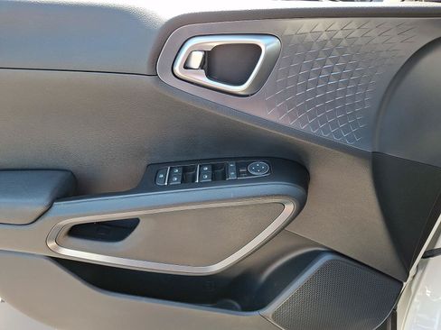 Used 2024 Kia Soul EX FWD image 10