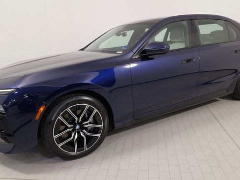 Used 2023 BMW 760i xDrive image 1