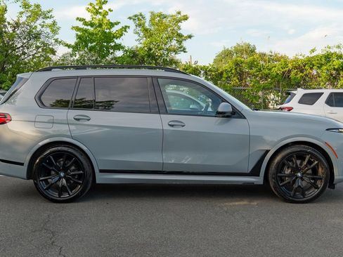Used 2024 BMW X7 xDrive40i w/ M Sport Package AWD/4WD image 8