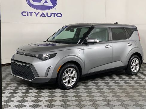 Used 2023 Kia Soul LX w/ Option Group 015 FWD image 7