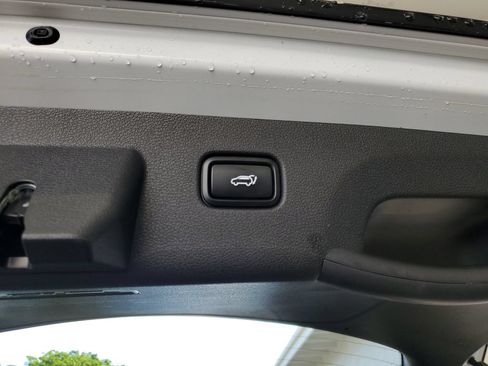 Used 2025 Kia Sportage SX FWD image 9