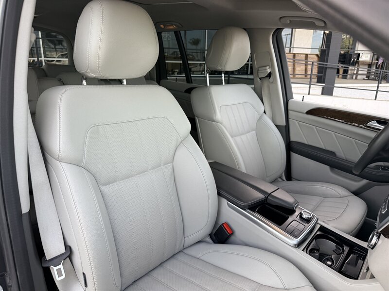 Used 2015 Mercedes-Benz GL 450 4MATIC image 29