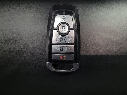 Used 2021 Ford Explorer XLT w/ Equipment Group 202A image 32