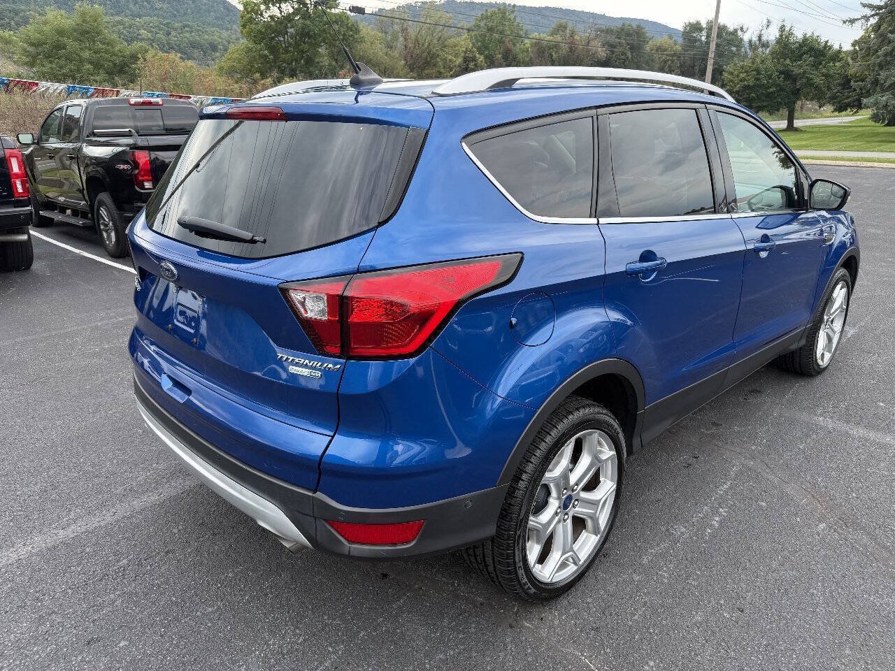 Used 2019 Ford Escape Titanium AWD/4WD image 10