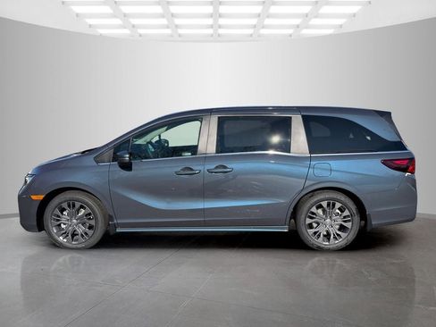 New 2026 Honda Odyssey Touring image 3